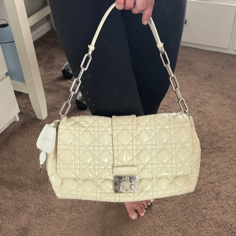 Dior chic shoulder