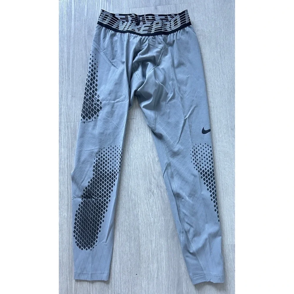 Nike pro hyperstrong