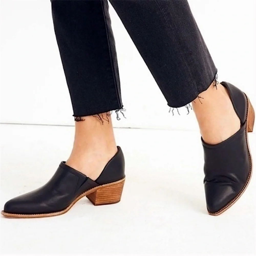 Madewell | Women’s Black Leather The Brady Lowcut Bootie Stacked Wood Heels, 6.5