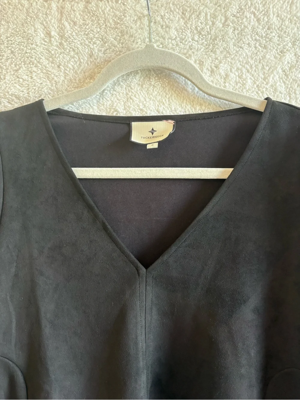 Tuckernuck Easton Faux Suede V-Neck Swing Top Black Size Small