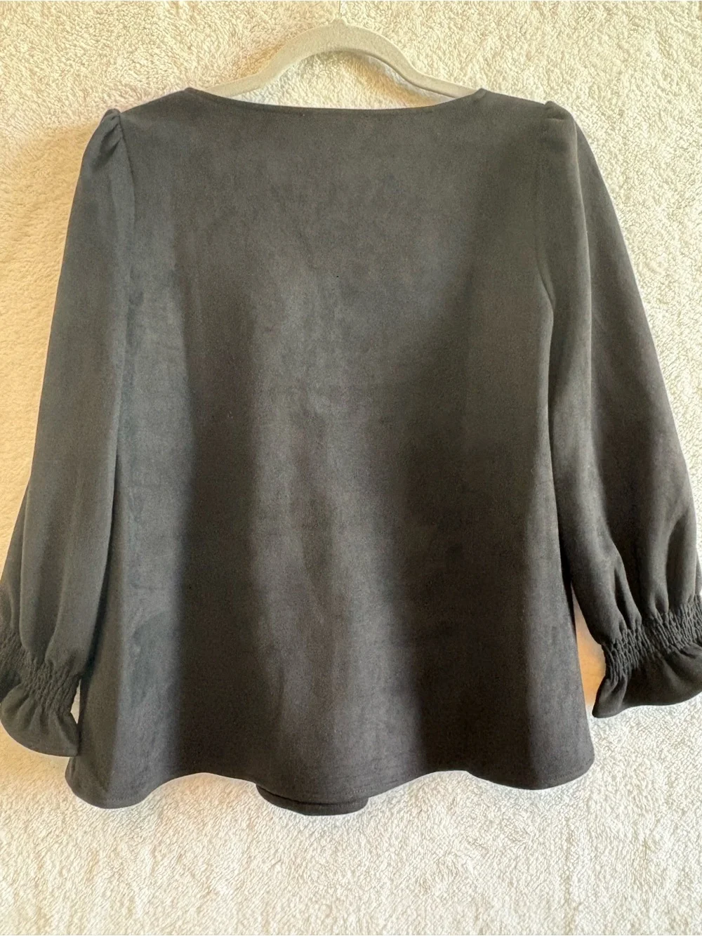 Tuckernuck Easton Faux Suede V-Neck Swing Top Black Size Small
