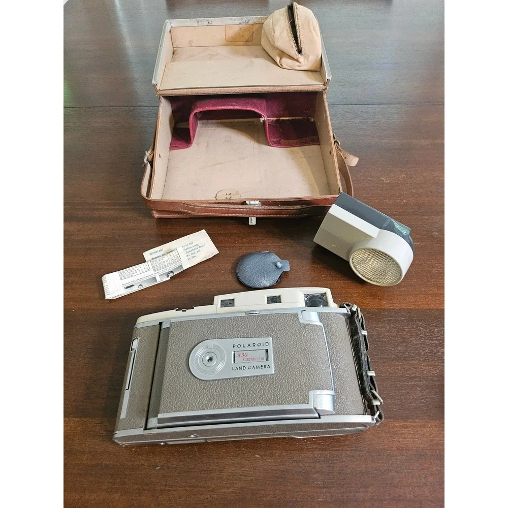 Polaroid 850 Electric Eye Land Camera Grey Vintage Wink Light Leather Case Set