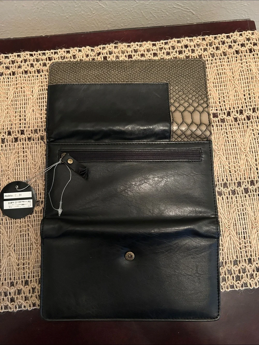 Leather & Embossed Snake-Clutch Wallet - Black/Olive