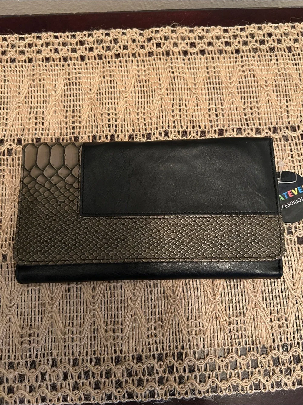 Leather & Embossed Snake-Clutch Wallet - Black/Olive
