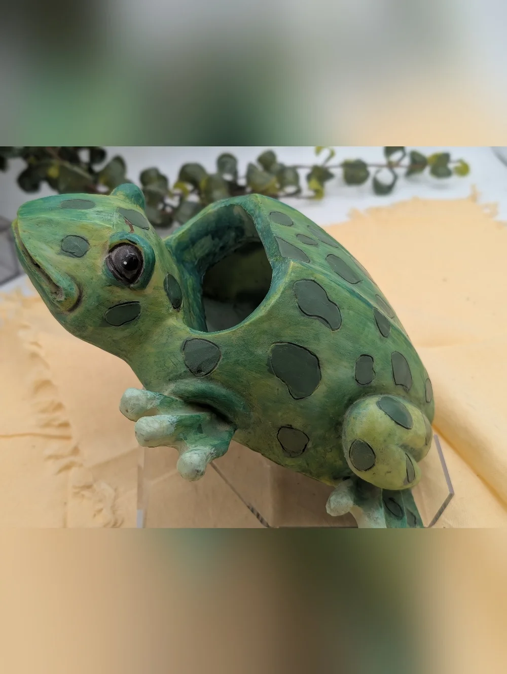 Serenity Garden Frog Wall Pocket‎ Planter Green Resin Hanging Vase Decor