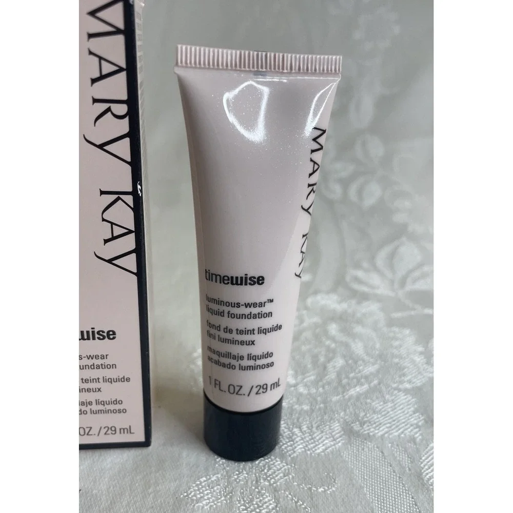 Mary Kay Timewise Luminous-Wear‎ Liquid Foundation Ivory 2 038697 NEW IN BOX