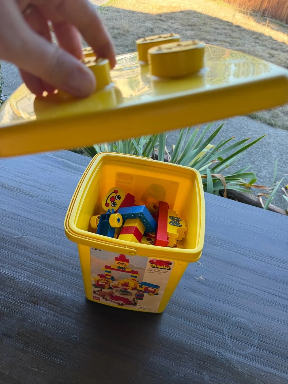 Lego DUPLO 2386 retired set with oversized bucket and extra blocks