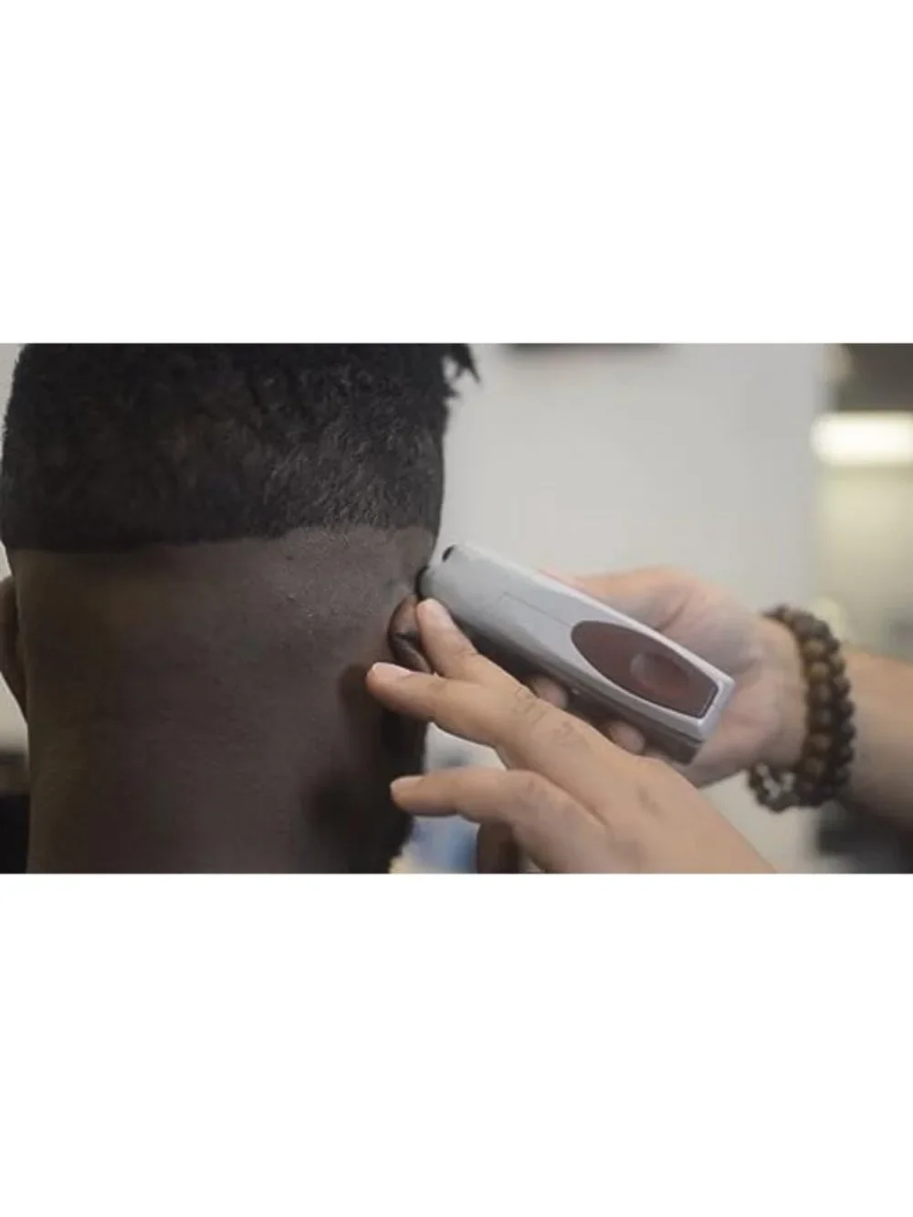 Pro Foil Lithium Titanium Shaver - Cordless, Lightweight, Precision Grooming