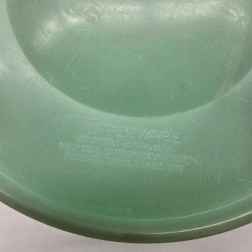 Tupperware vintage lettuce