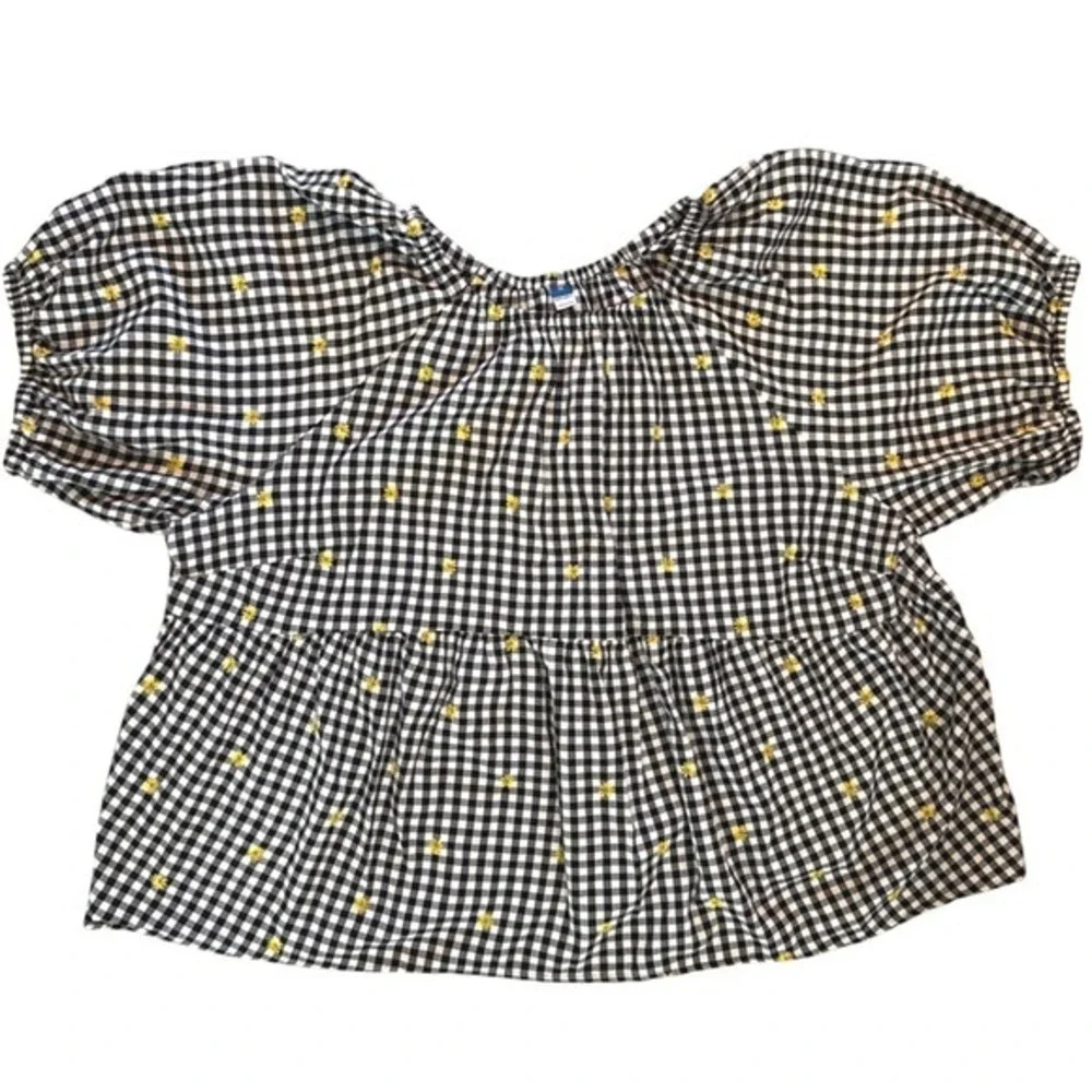 Old Navy features relaxed embroidered