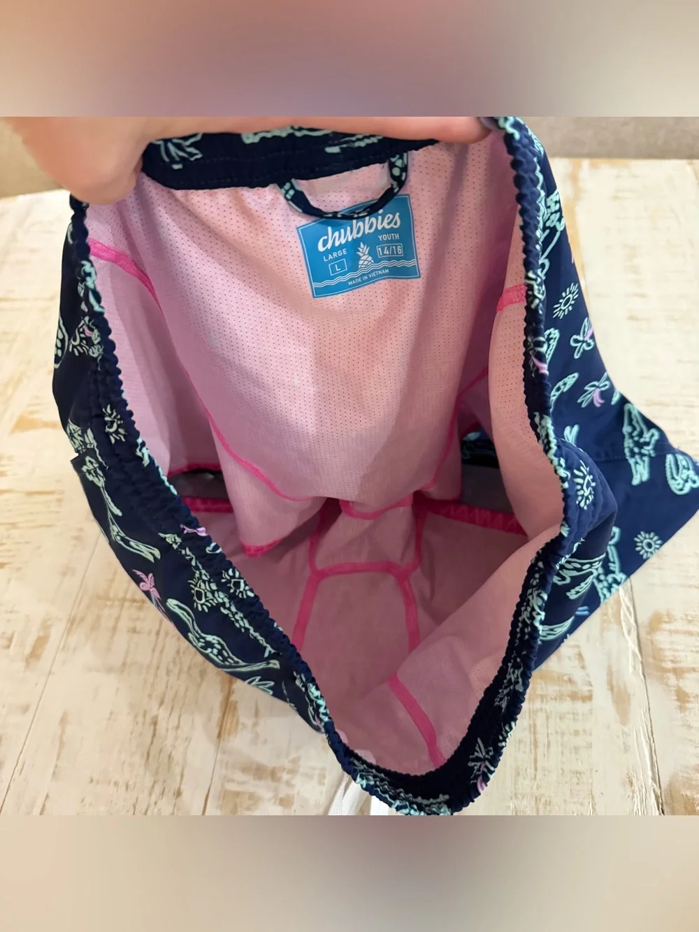 Chubbies Swim Trunk Boys Youth L 14/16 Neon Alligator 5.5” Inseam