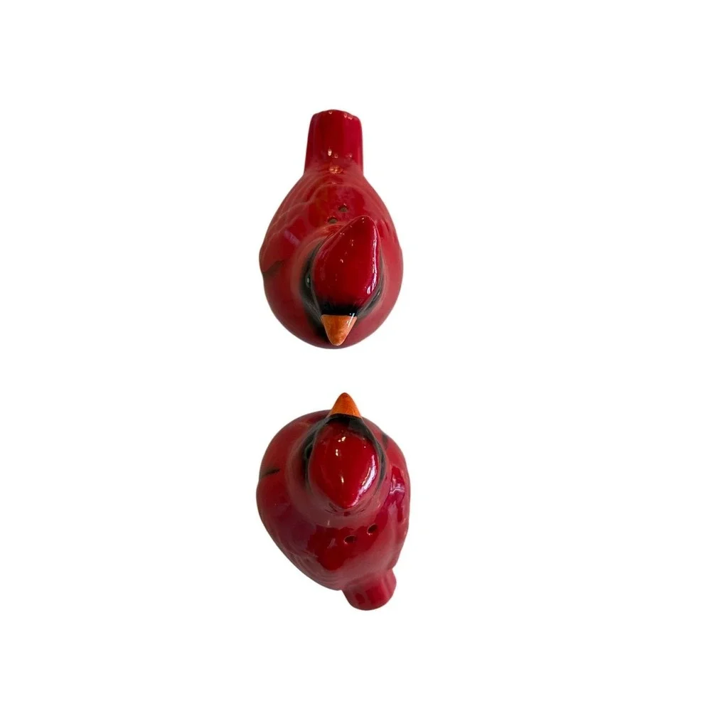 Vintage Red Cardinal Bird on Pinecone Ceramic‎ Salt and Pepper Shakers Set
