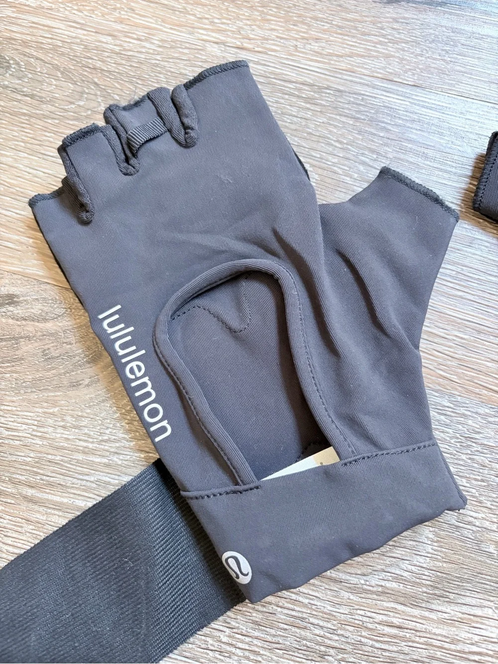 lululemon athletica lululemon fingerless