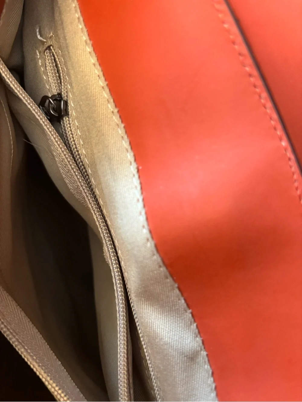 Excellent pre-owned Luna Ferracuti Shoulder Bag in Burnt Orange w/free 🎁