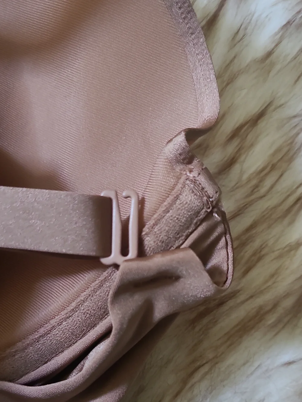 NWT SKIMS Weightless Demi Bra Size 32H Sienna