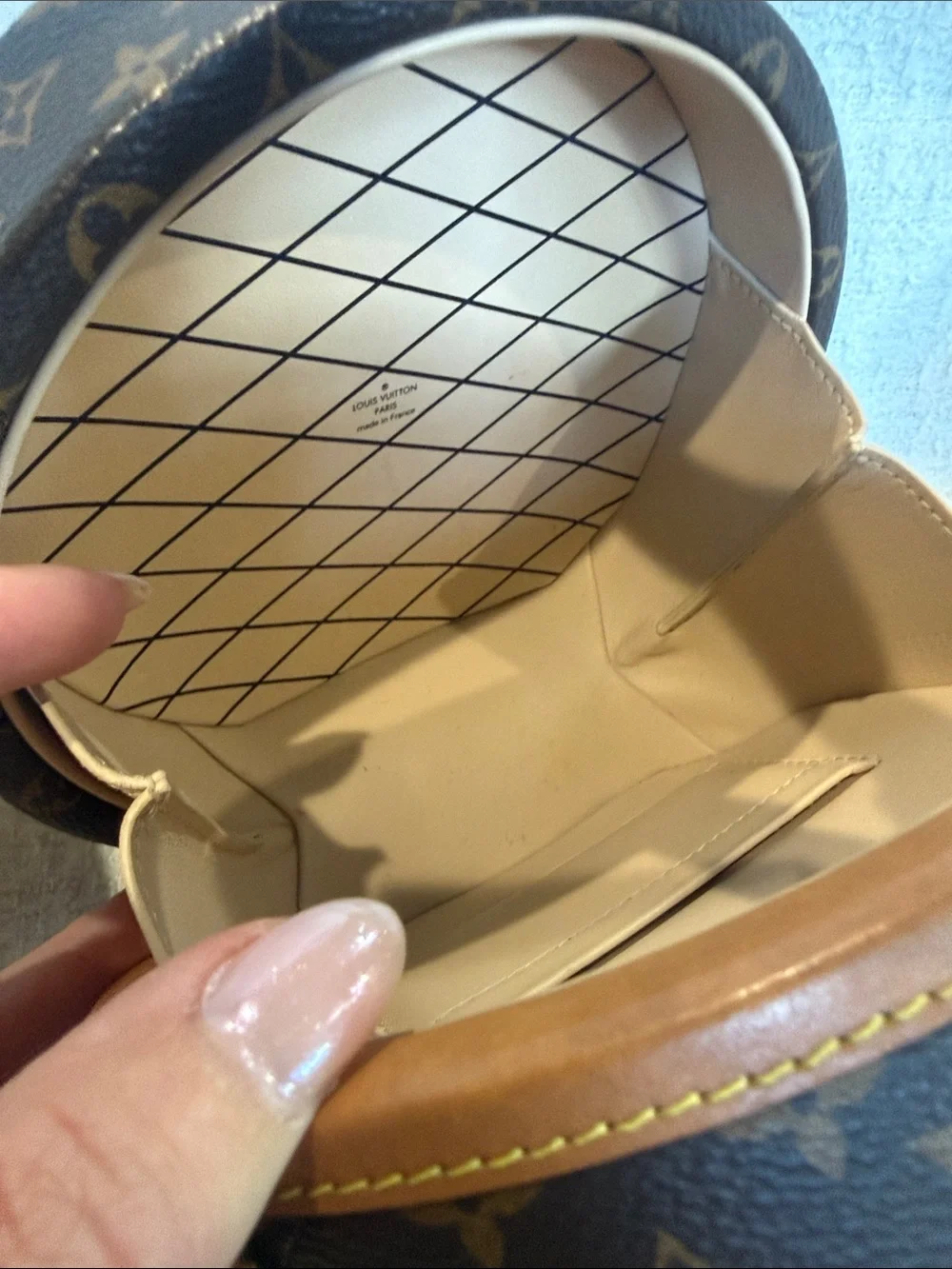 Louis Vuitton classic round