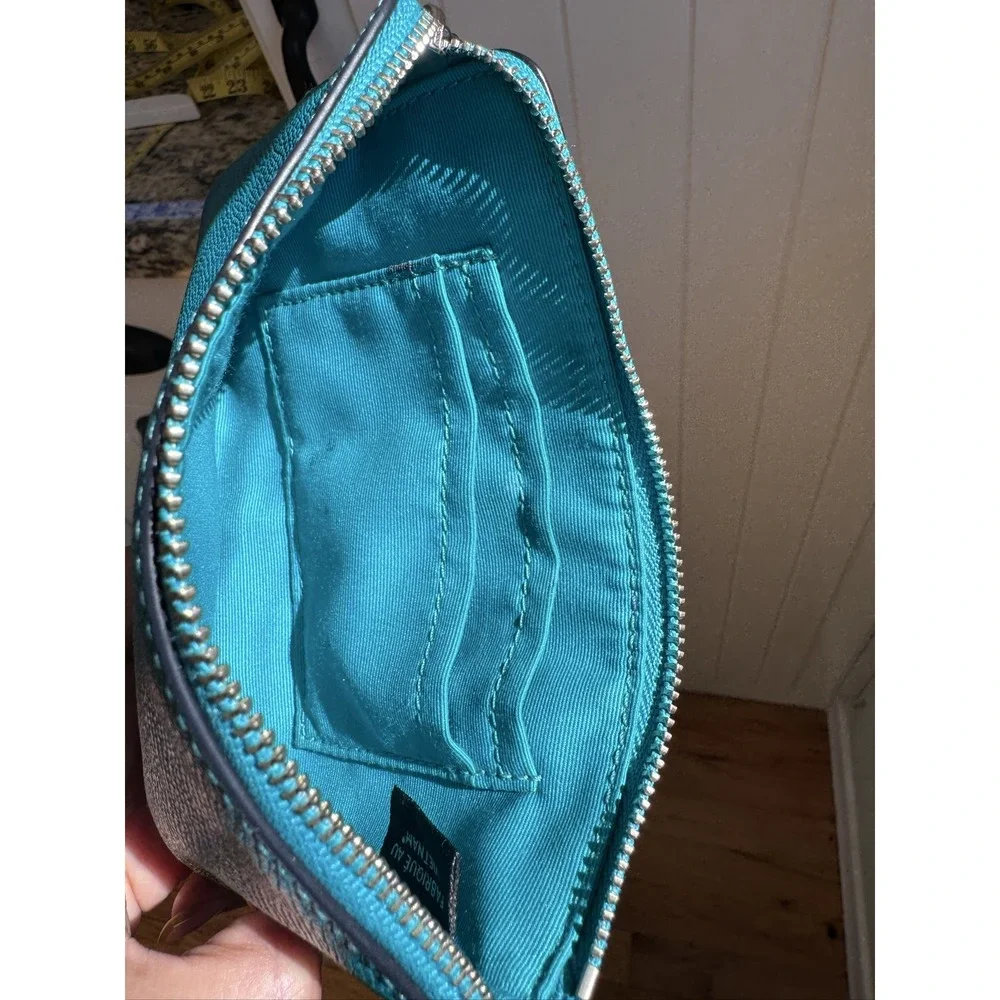 Coach F58032 Corner Zip Wristlet Turquoise Blue Green Crossgrain Leather w Slots