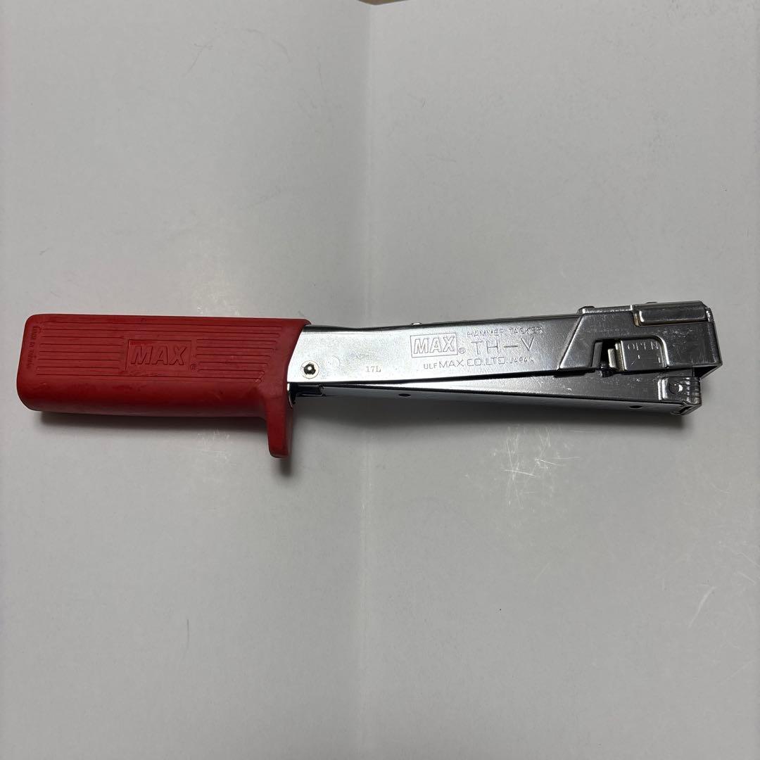 MAX Hand Tacker Red