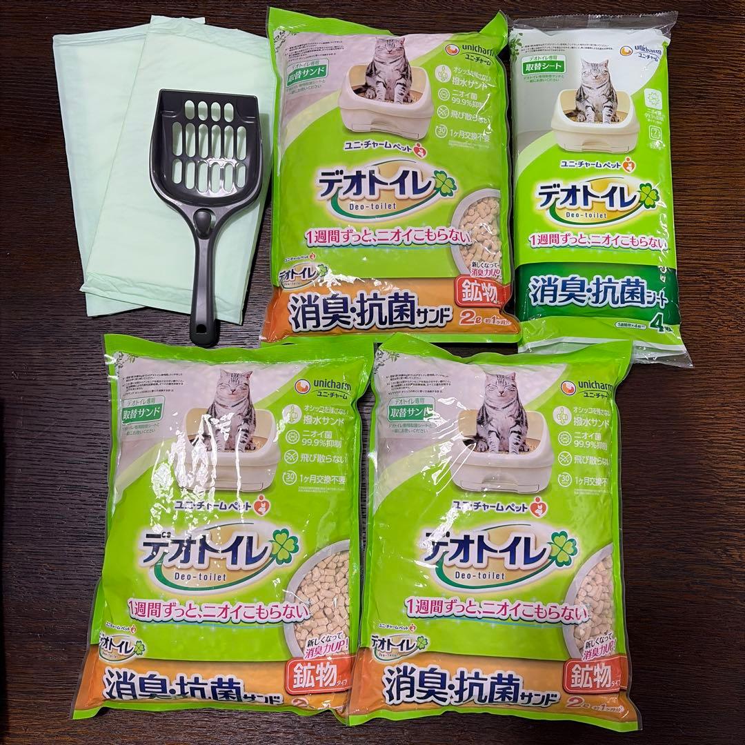 Deo Toilet Deodorizing & Antibacterial Sand, 2L (3 bags), Deodorizing & Antibacterial Sheets (6 sheets), and Scoop