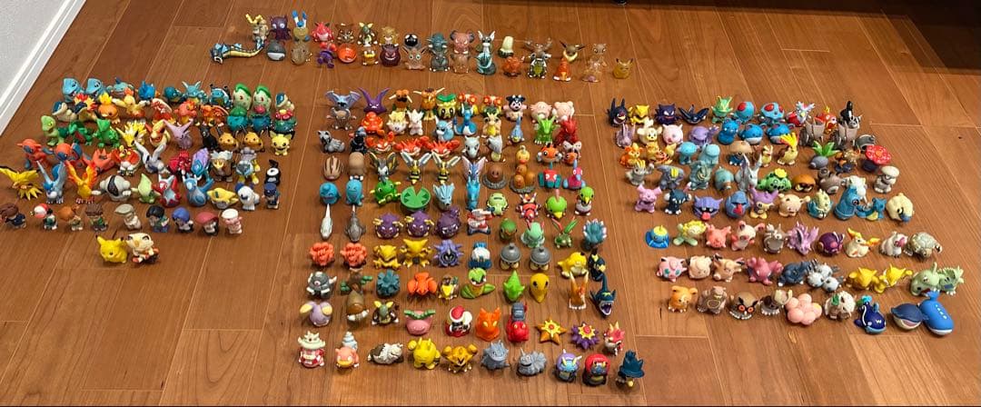 Pokemon Finger Puppets - Early Edition - Skeleton Trainer - 270 Figures