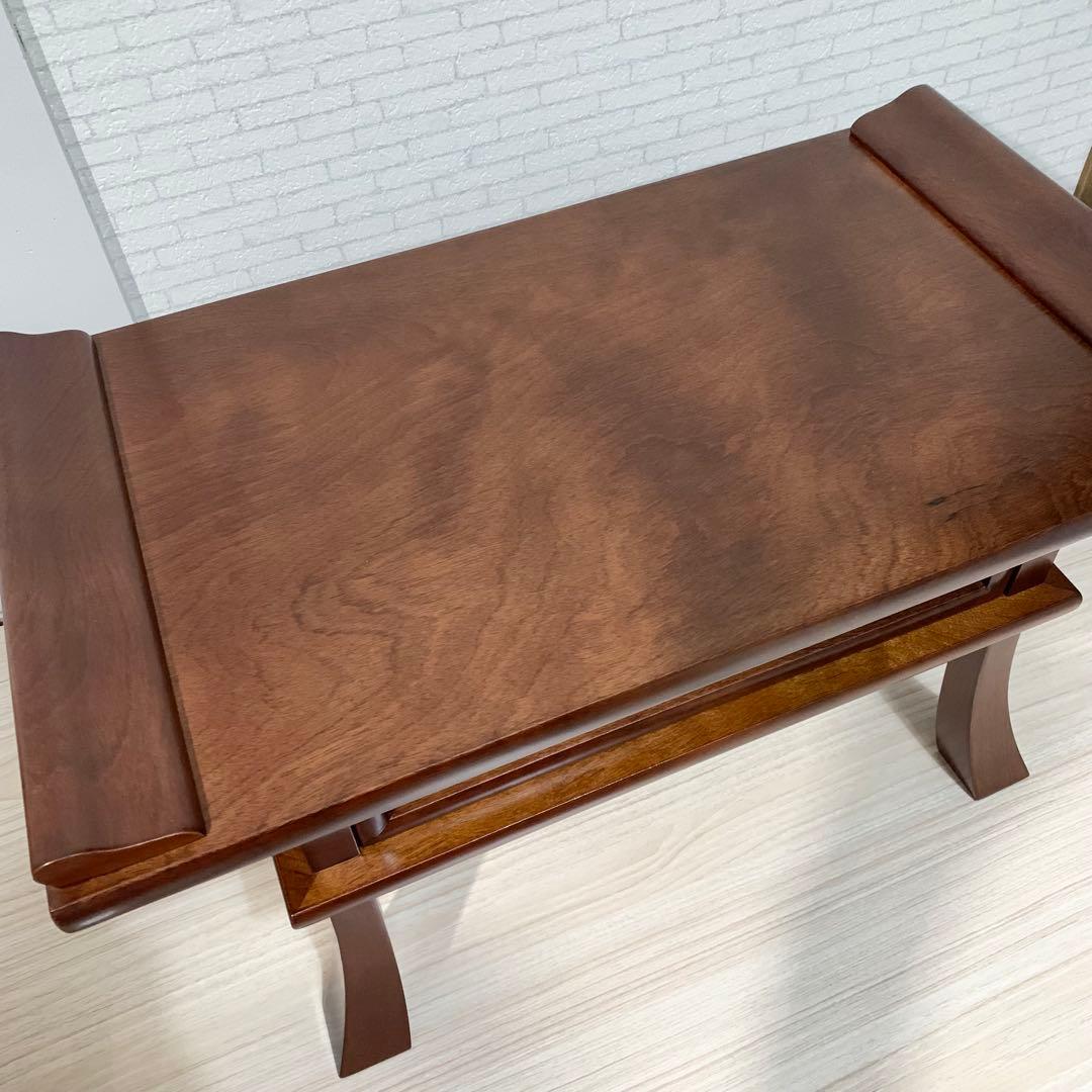 Medium-sized brown sutra table
