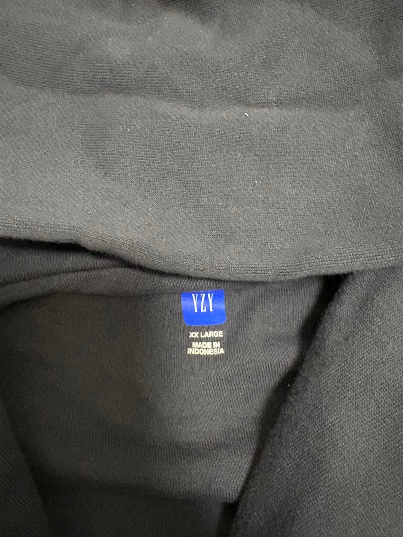 YEEZY GAP <div class=gnlqyh