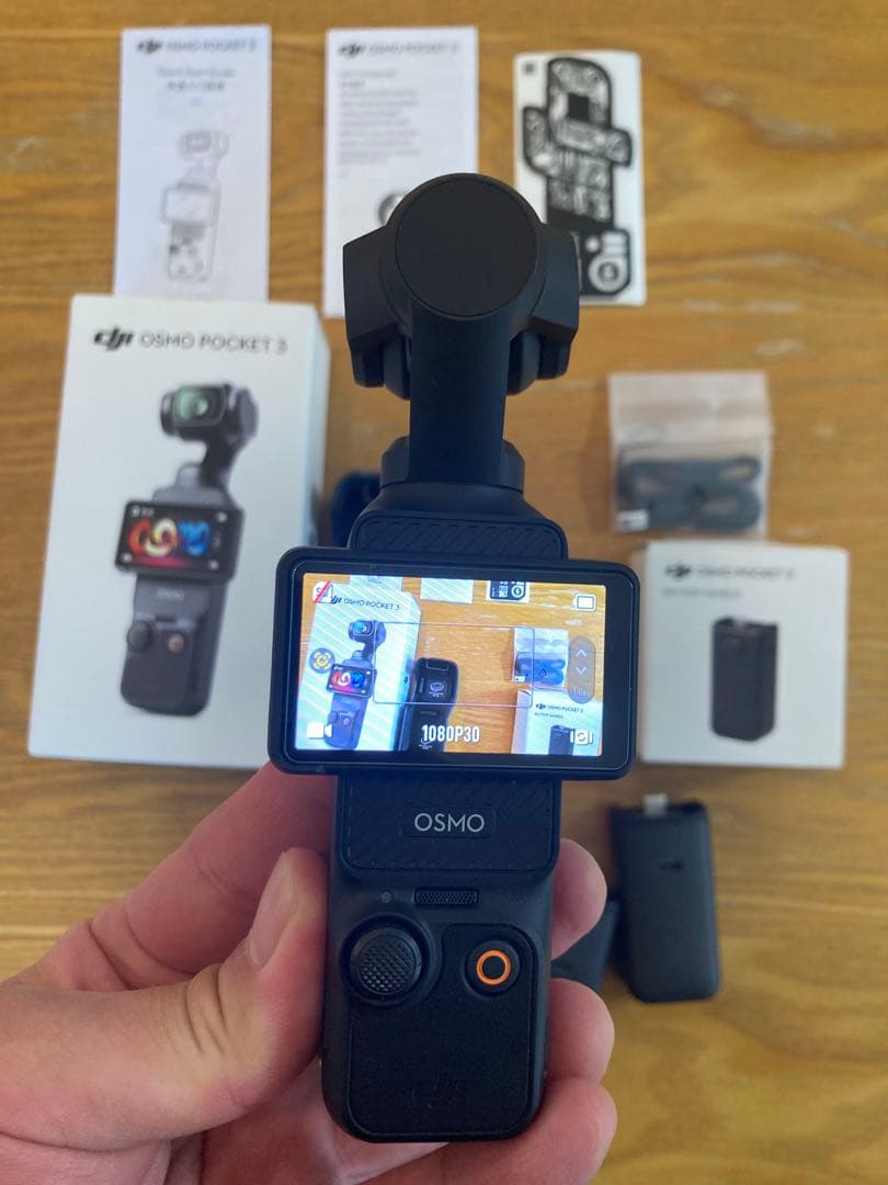 DJI Osmo Pocket 3 Main Unit + Battery Handle