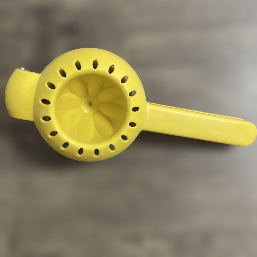 lemon juicer