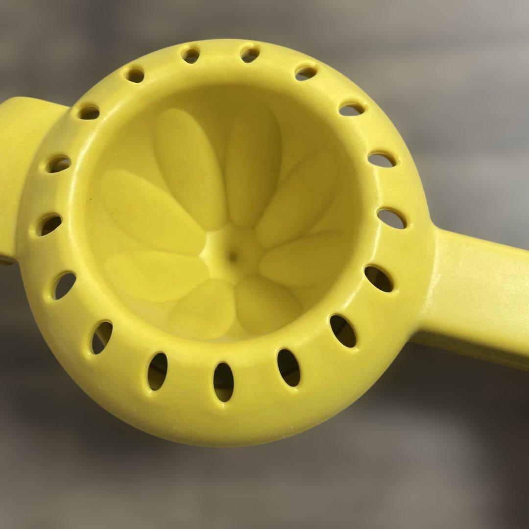 lemon juicer
