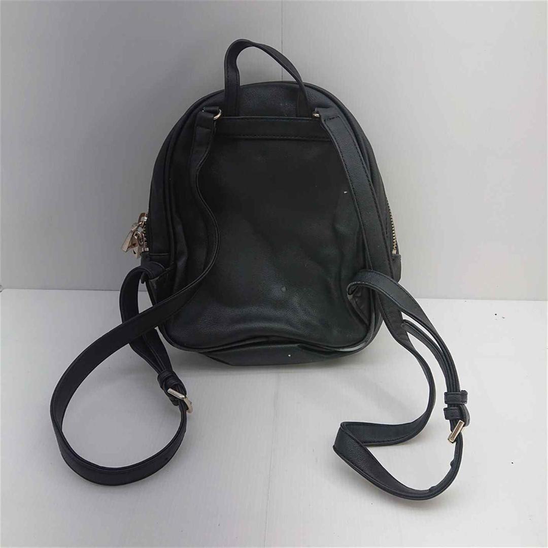 black backpack