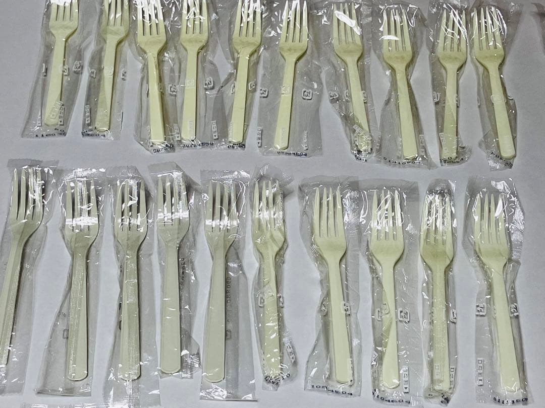 plastic<br>white forks
