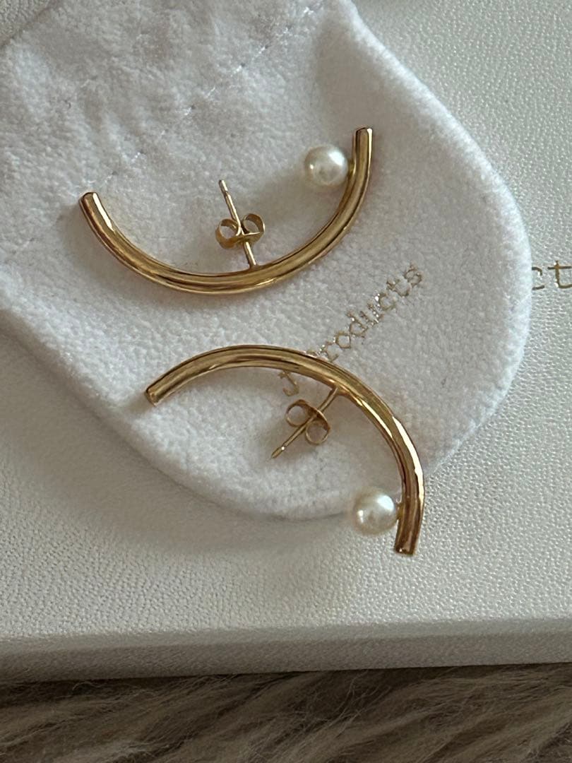J Products パール付きイヤカフ風ピアス