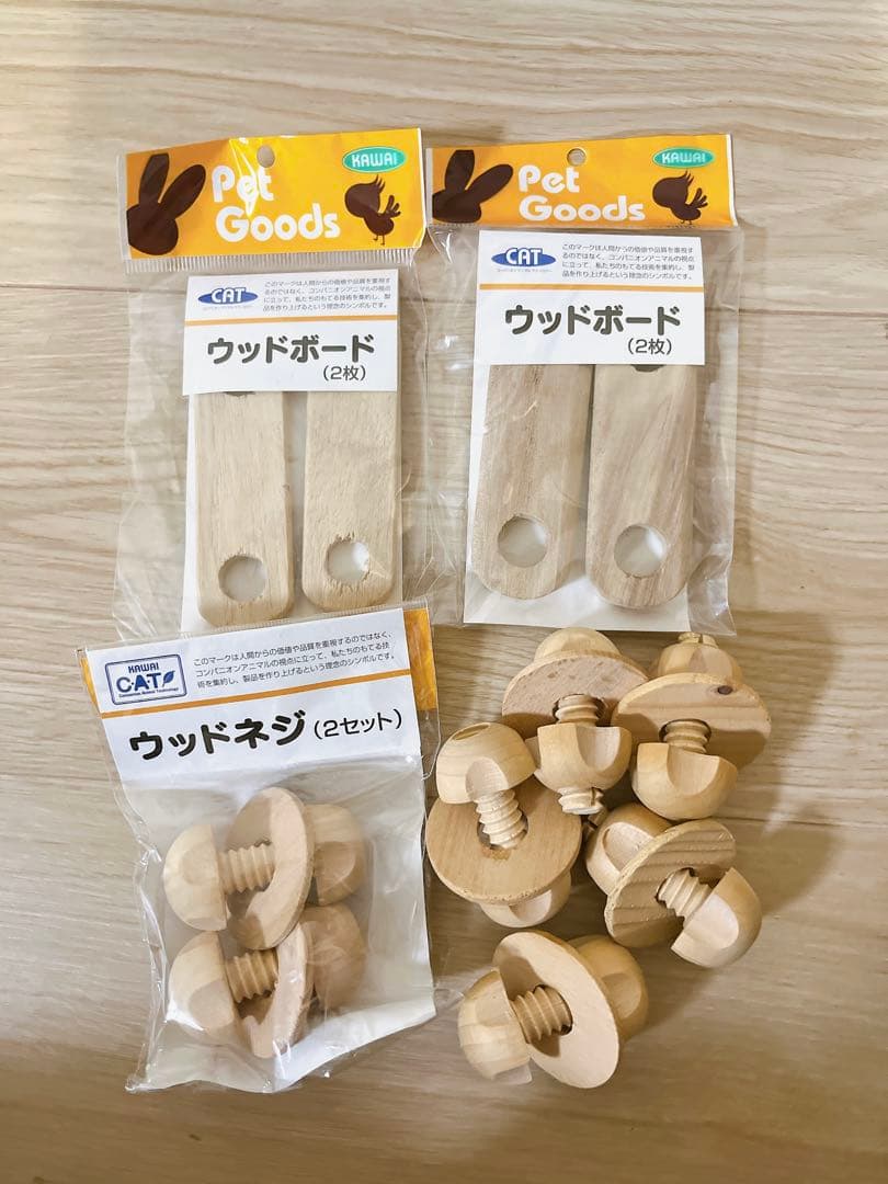Wooden board, wood screws, rabbits, small animals, chinchillas, ferrets, guinea pigs