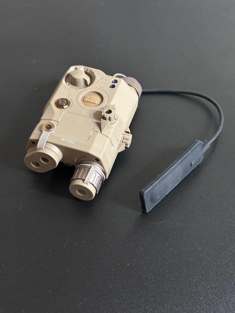 【Weekend Sale】PEQ Replica Flashlight and Remote Switch