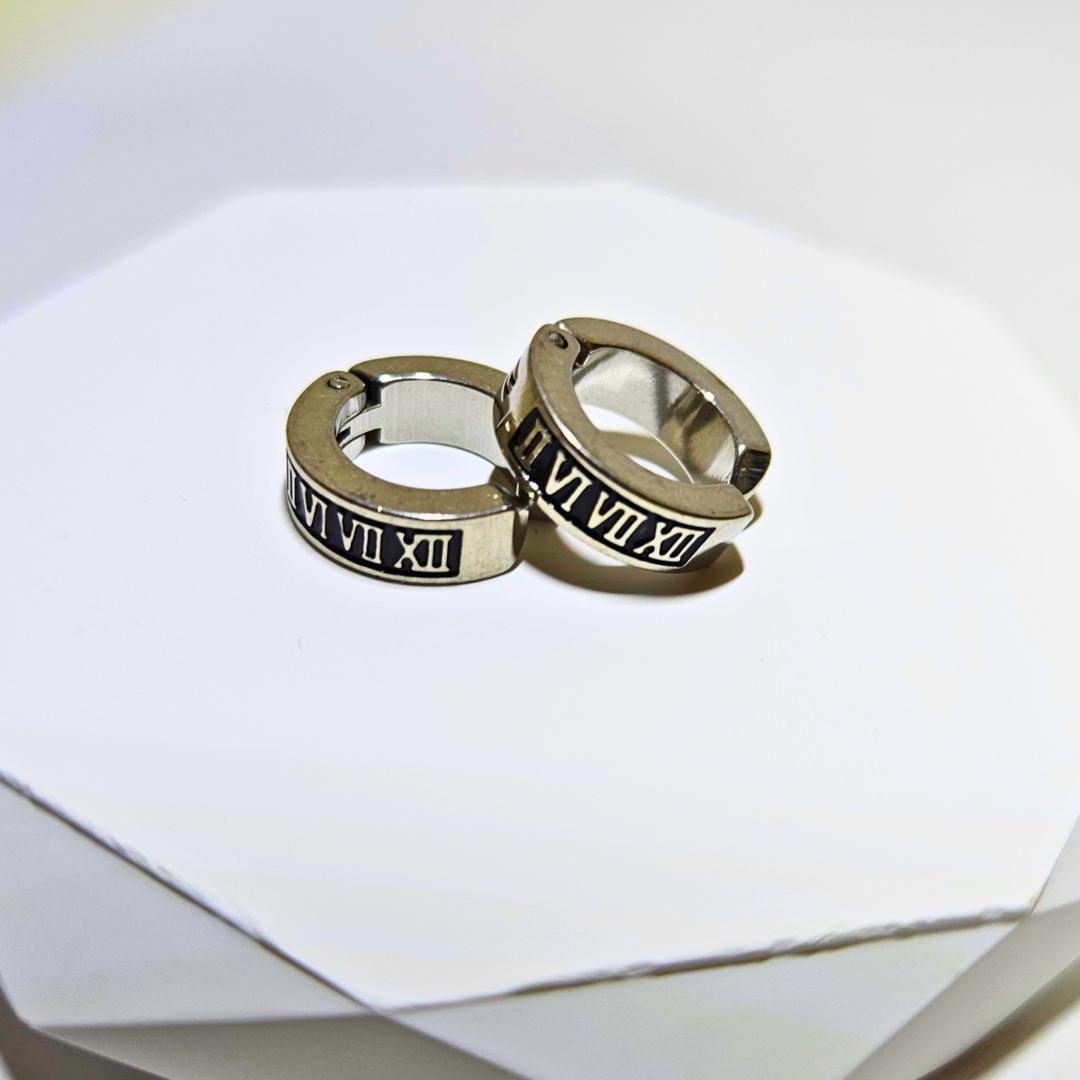 Fake Piercing Silver Roman Numerals Non-Pierced Earrings for Men Hoop Ring Pair
