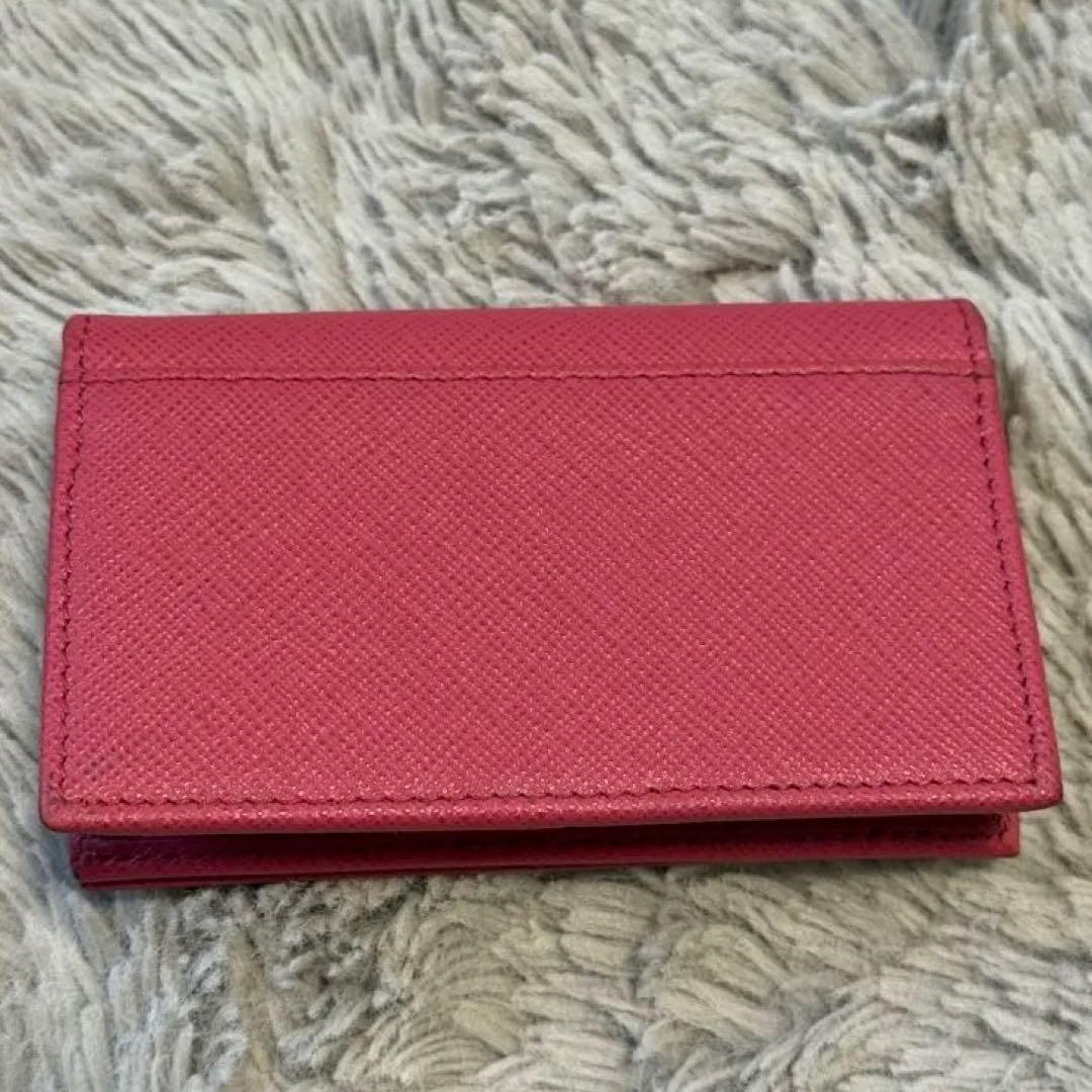 prada saffiano