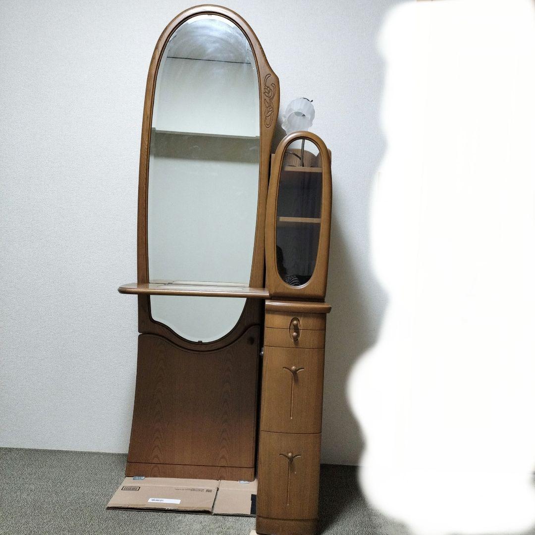Excellent Storage Capacity, Luxury, Antique, Otsuka Furniture, Dresser, Large Capacity!