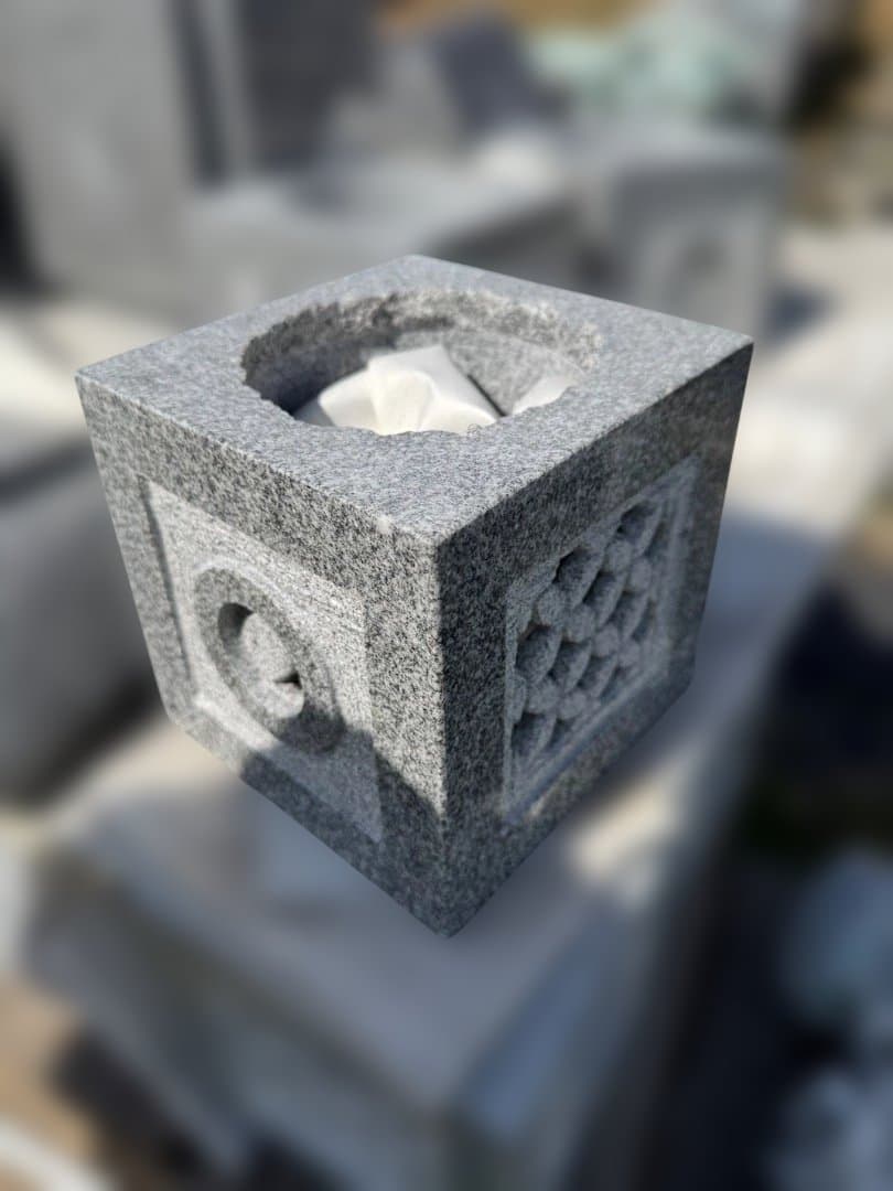 【Pickup Only - Gojo City, Nara Prefecture】Granite, Gravestone, Stone Material! Lift Loading Available - Individual Sales Negotiable