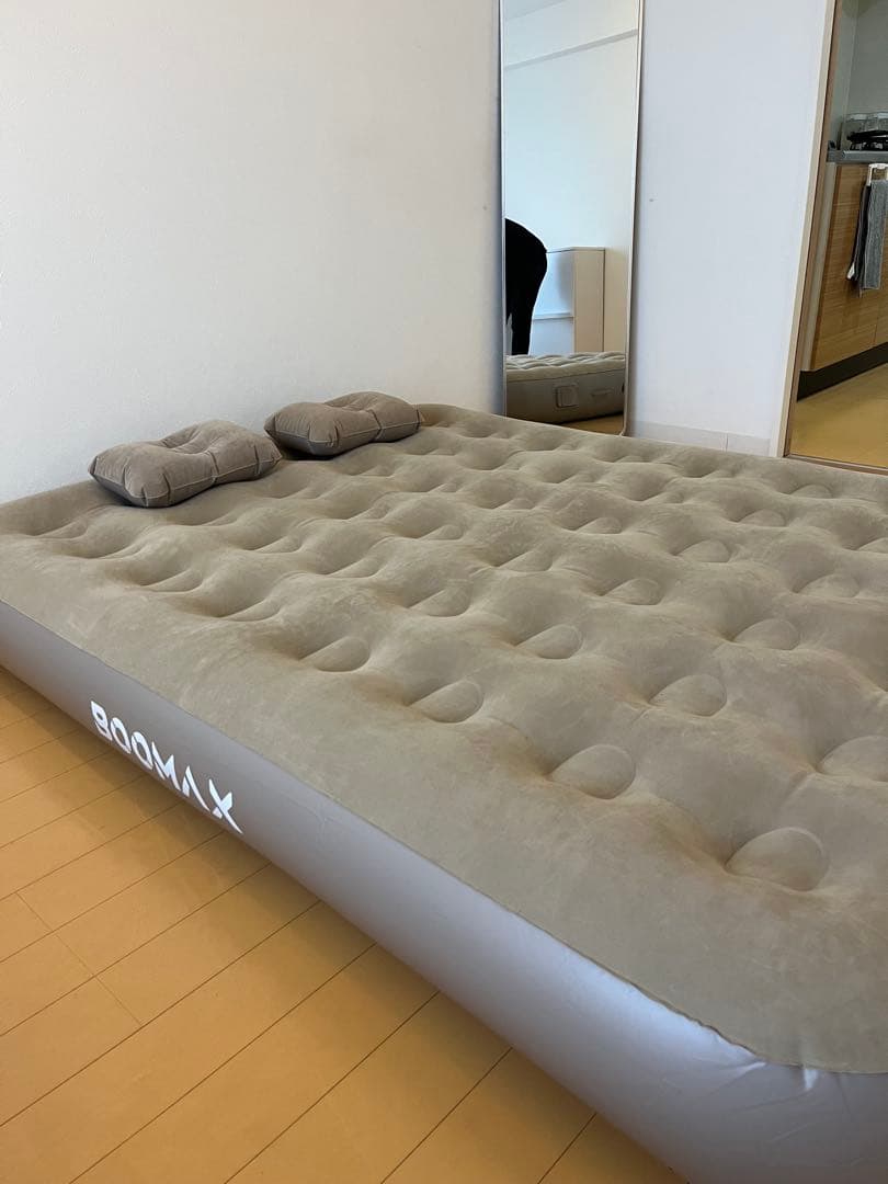 【Excellent Condition, All Accessories Included】BOOMAX Air Double Bed with Electric Pump, 2 Pillows, and Storage Bag
