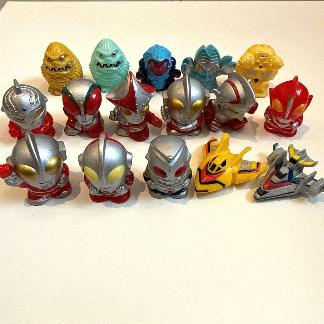 Ultraman Finger Puppet Sofubi Figure 16-Piece Set