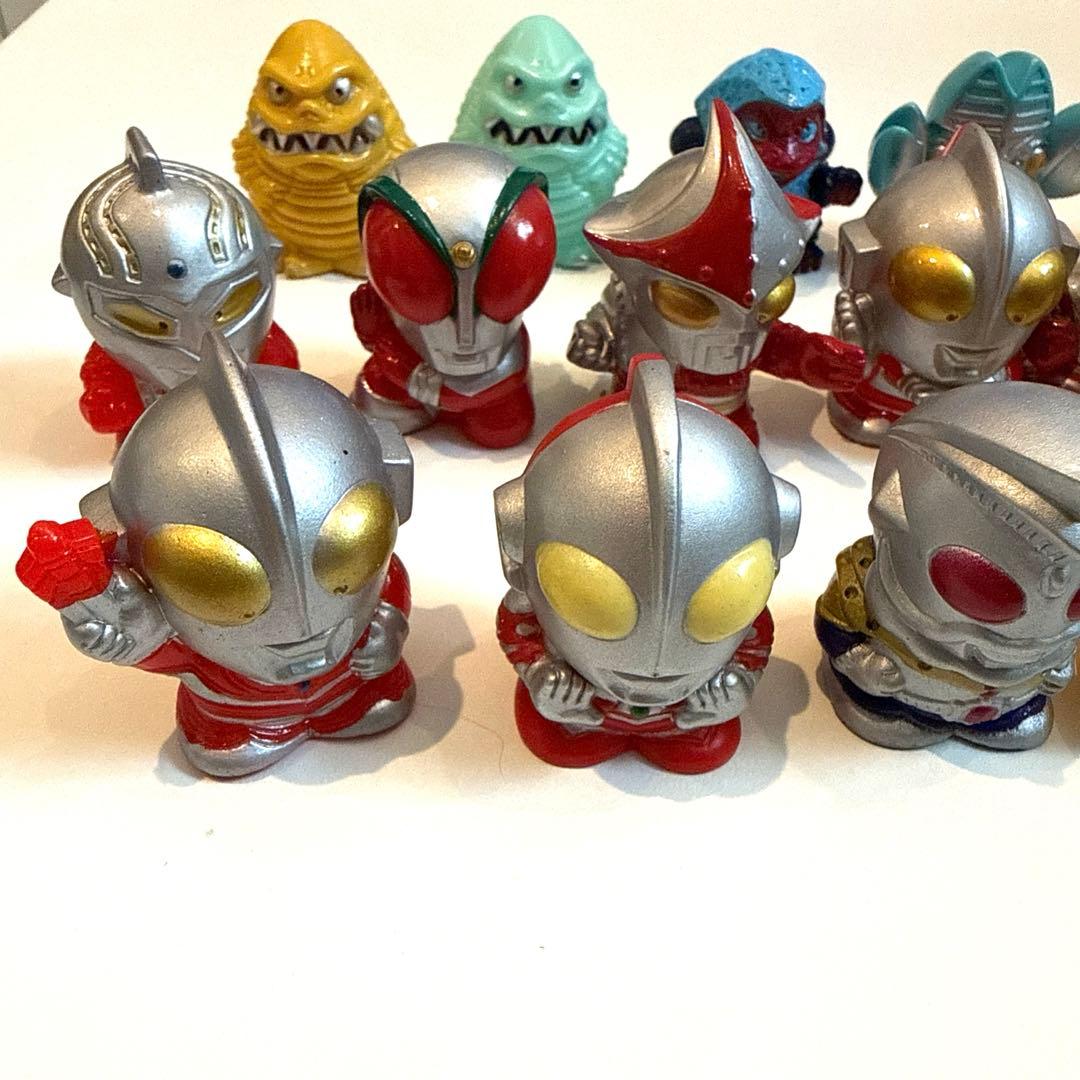 Ultraman Finger Puppet Sofubi Figure 16-Piece Set