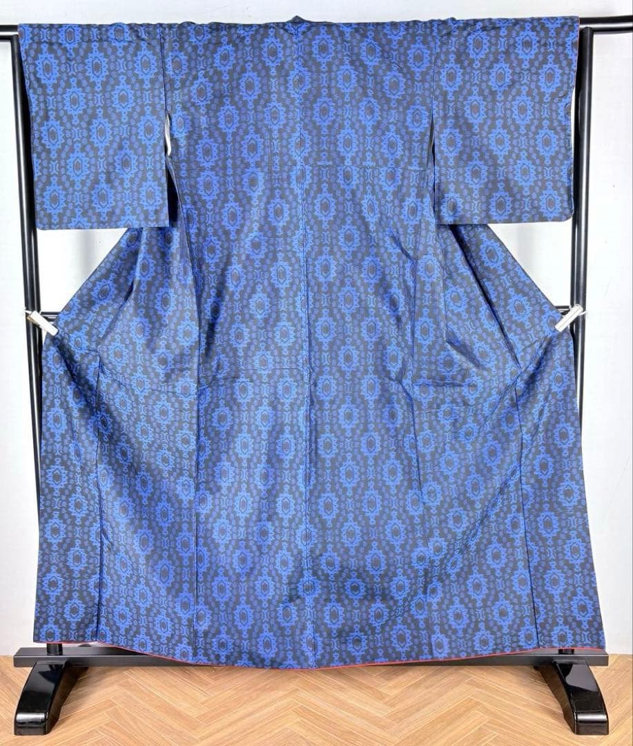 Rice-Ryukyu Oshima Tsumugi Geometric Pattern Indigo Blue