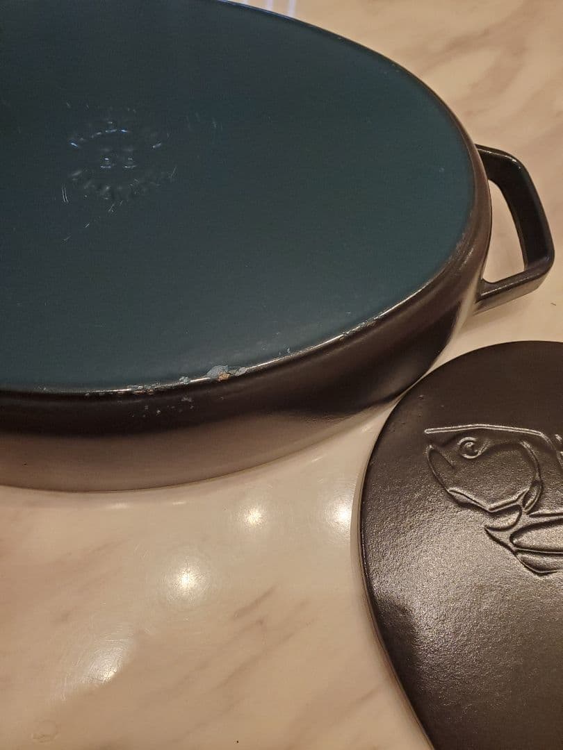STAUB Fish Oval Pot & Trivet Included