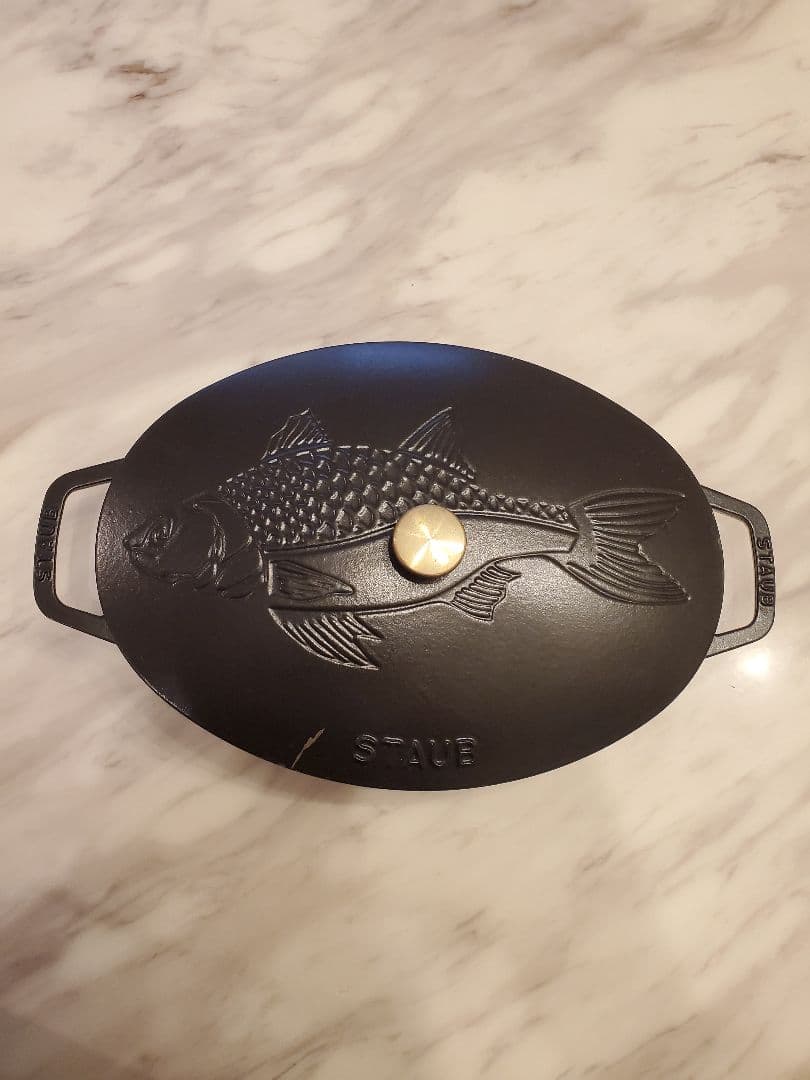 STAUB Fish Oval Pot & Trivet Included