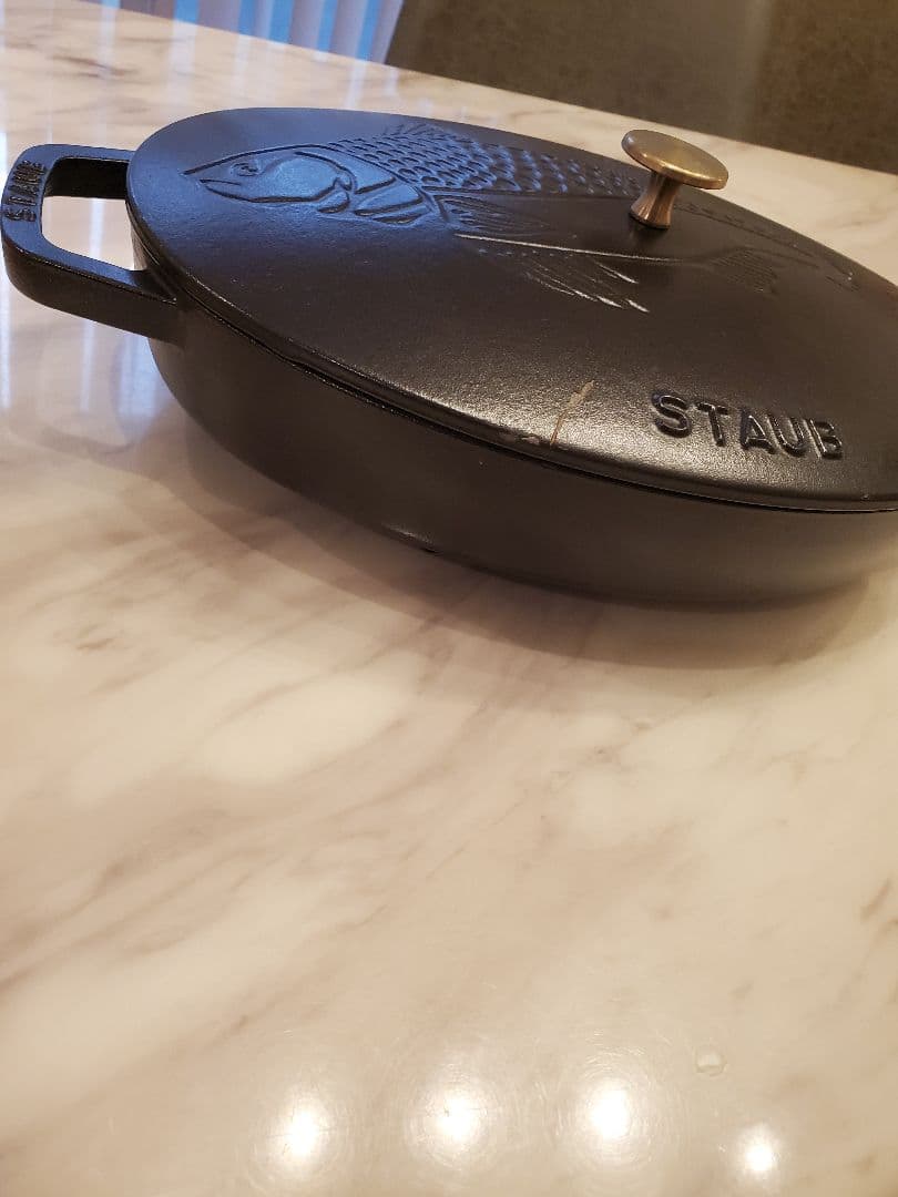 STAUB Fish Oval Pot & Trivet Included