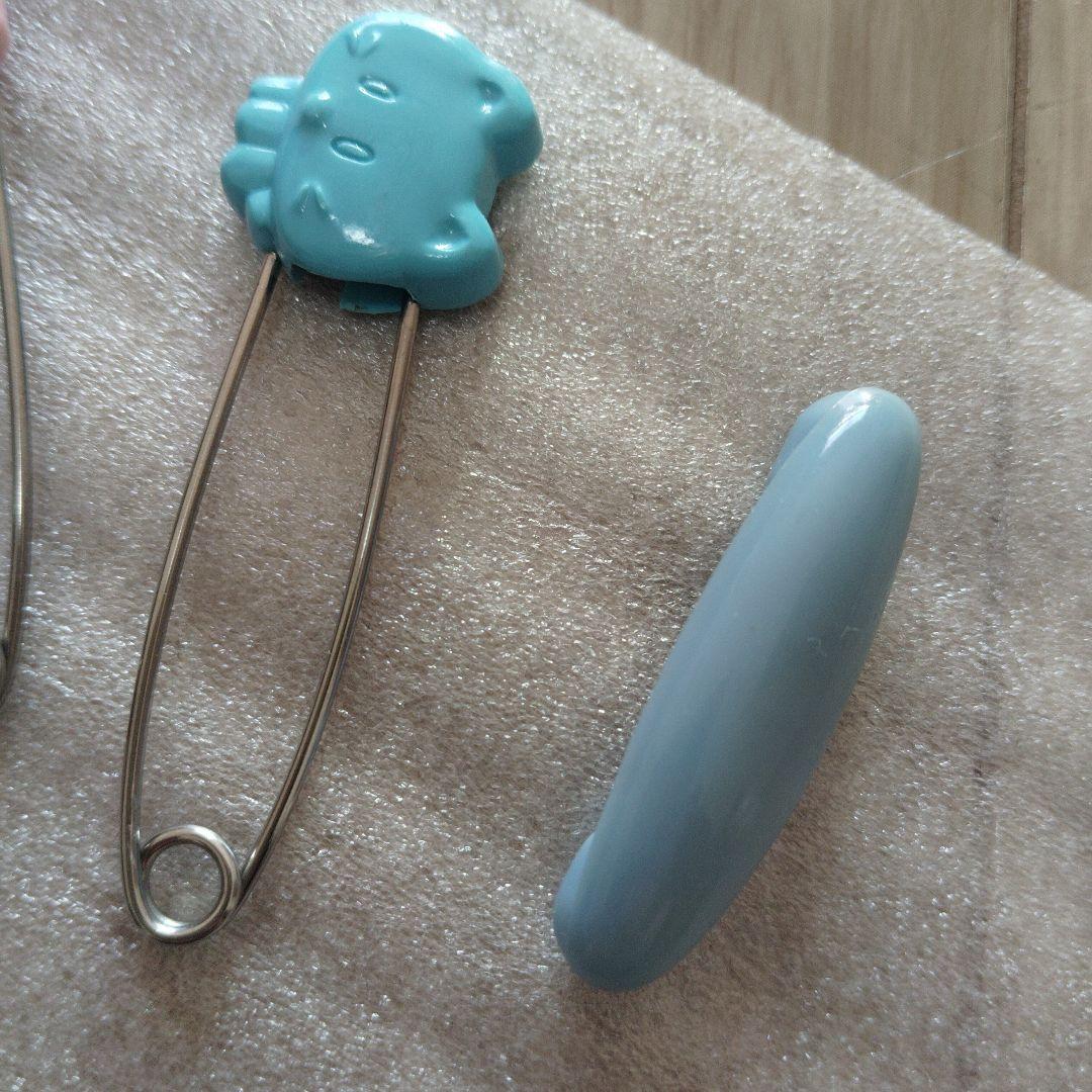 Free Shipping Included: Safety Lock Pins x 4