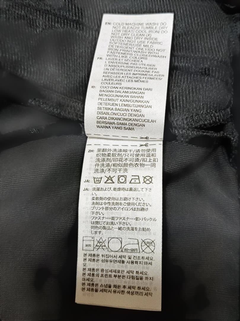 Size : M <div class=gnlqyh