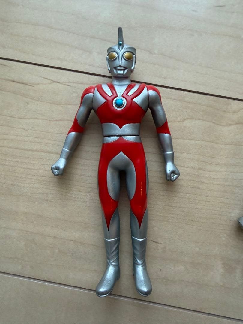 Ultraman Red Hawk Zetton 4 Figure Set