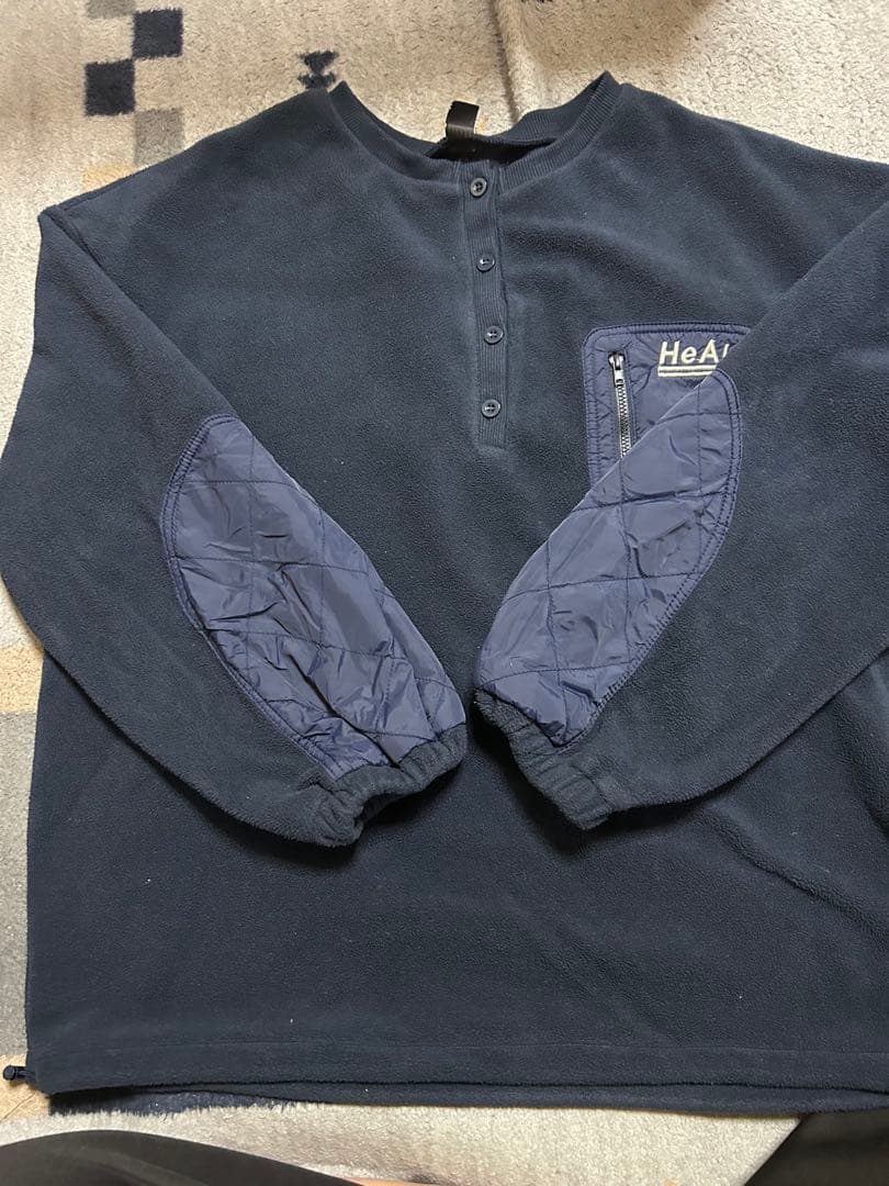 Sweatshirt / Long Sleeve