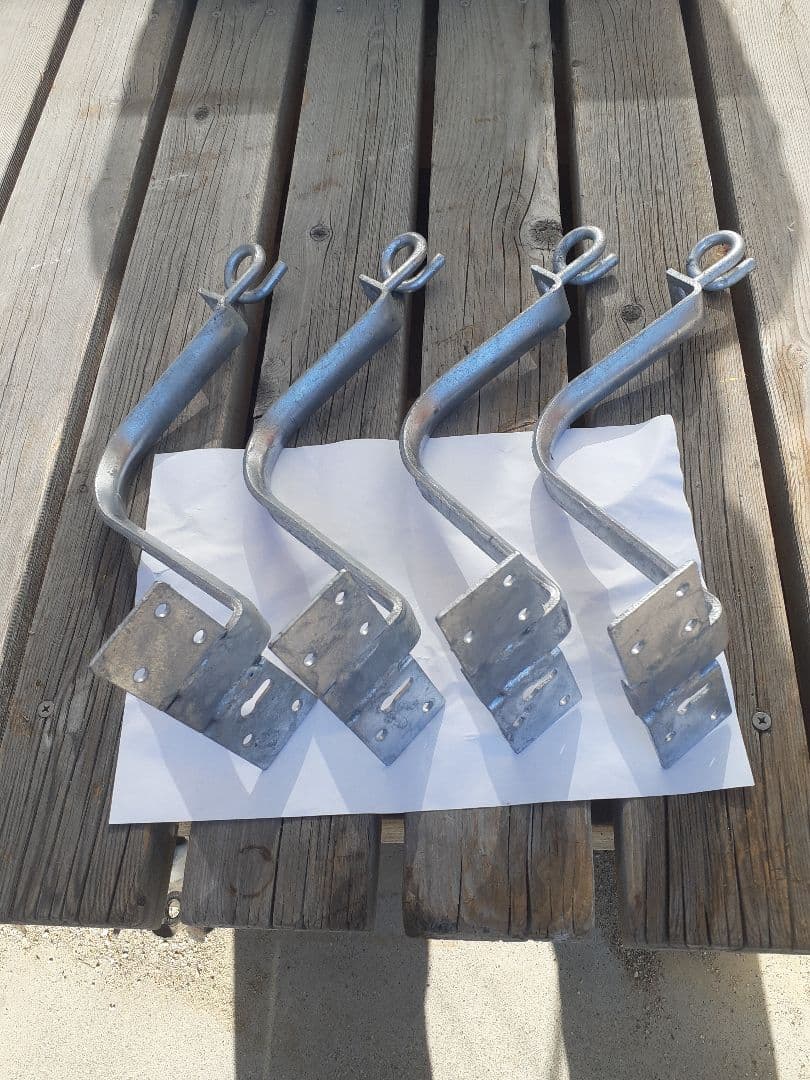 Set of 4 galvanized steel L-shaped hooks